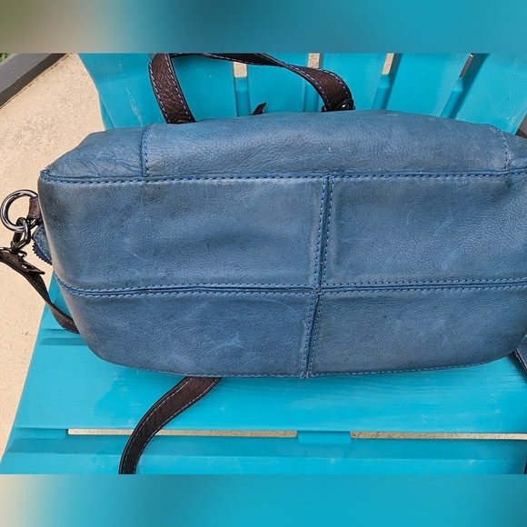 Nino Bossi GENUINE LEATHER Handbag 16" W x 11" L - Picture 4 of 6